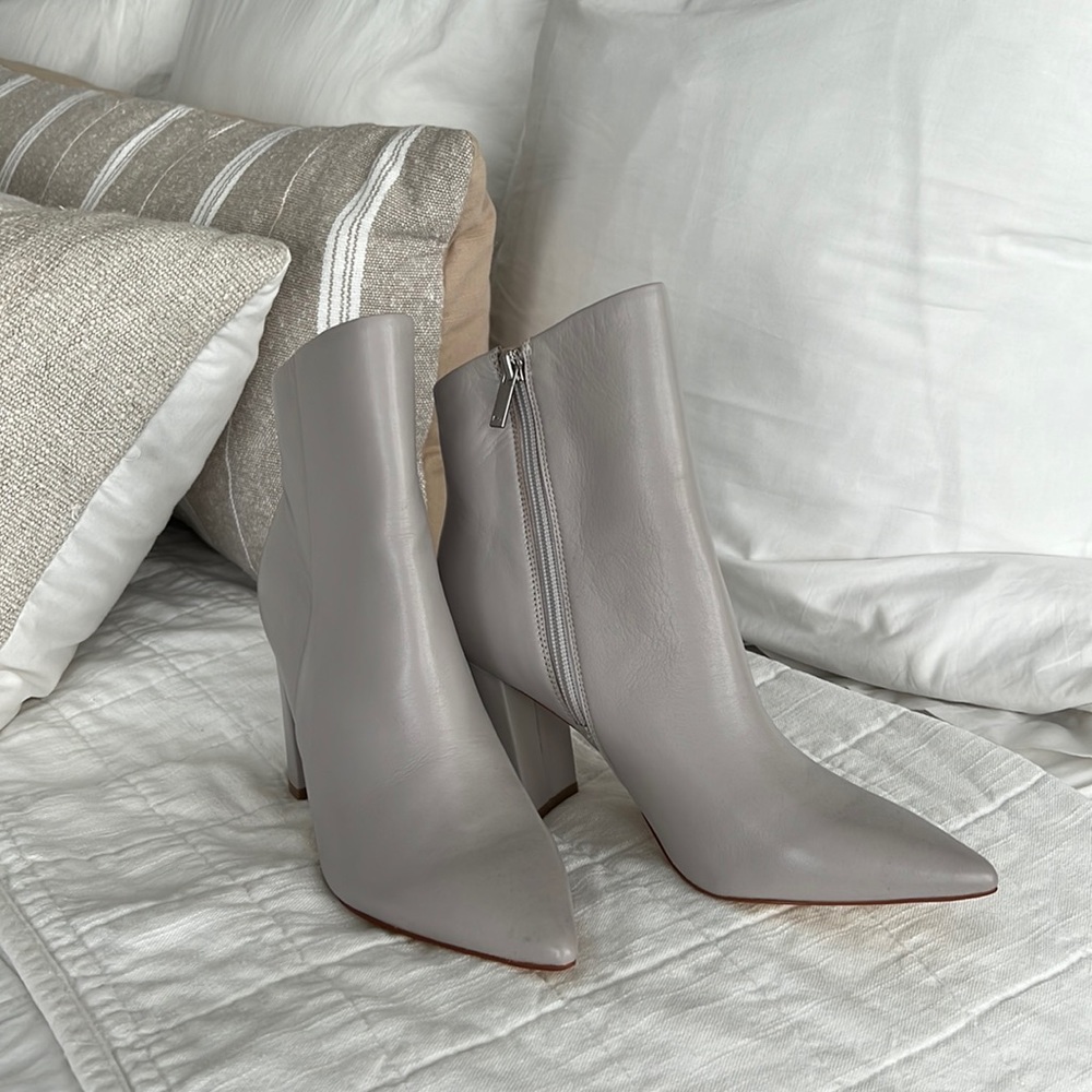 Like New Marc Fisher Booties